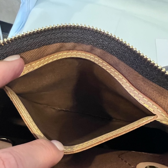 Authentic Louis Vuitton Speedy 25cm Handbag - Picture 10 of 12